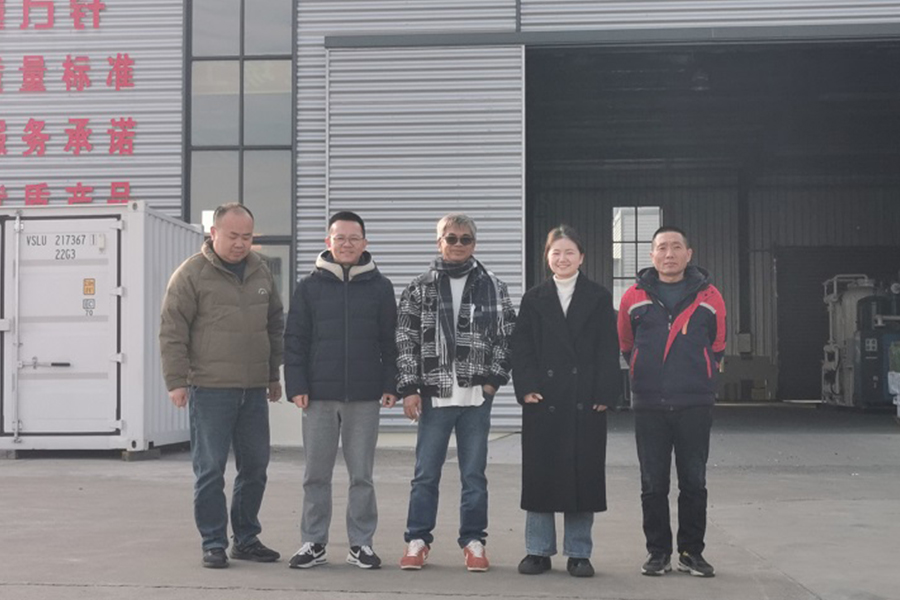 ลูกค้าในโกตดิวัวร์ได้ตรวจสอบโรงงานและลงนามในสัญญาเครื่องกำเนิดออกซิเจนแบบคอนเทนเนอร์ ณ ที่เกิดเหตุ