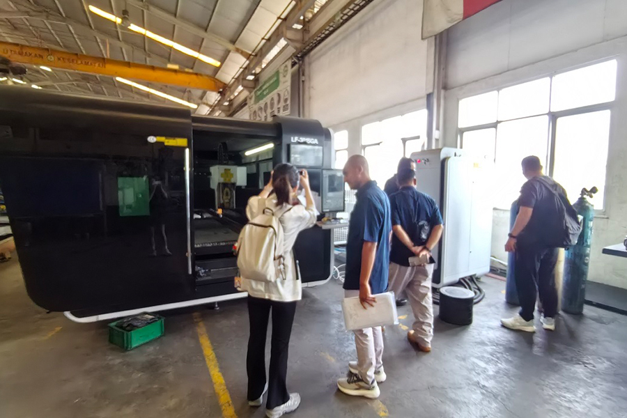 การเยี่ยมชมลูกค้าในอินโดนีเซีย