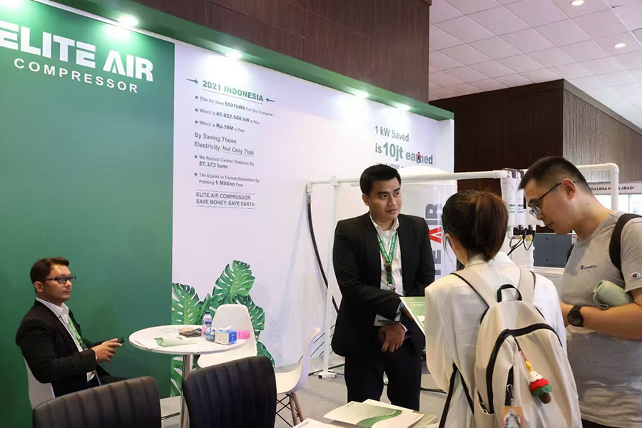 ผู้จัดการธุรกิจการค้าต่างประเทศของ Jiangsu Luoming เยี่ยมชมนิทรรศการ Manufacturing Indonesia